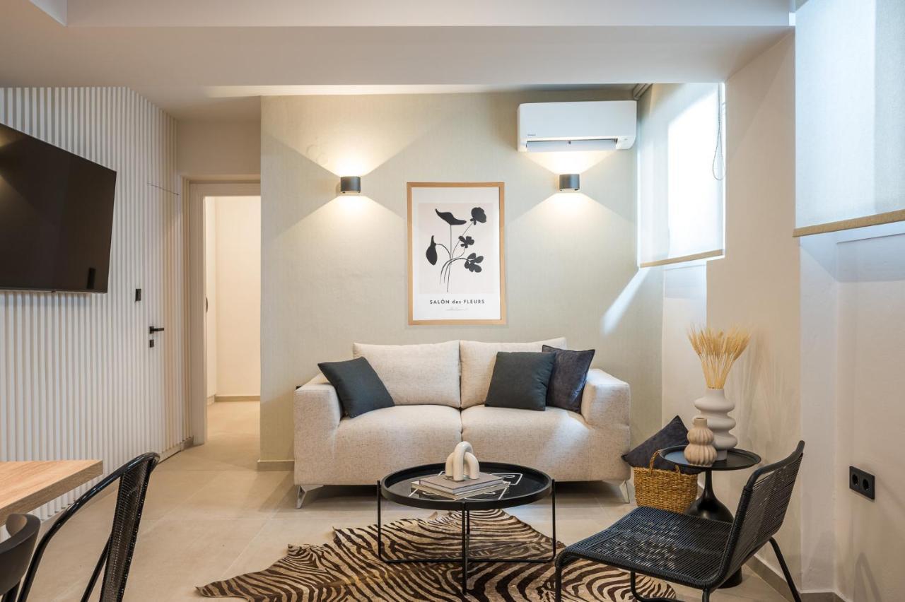 Elepoque Living Apartment Heraklion  Bagian luar foto